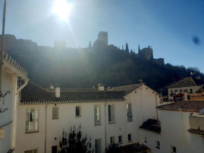Casita a la luz de la Alhambra II